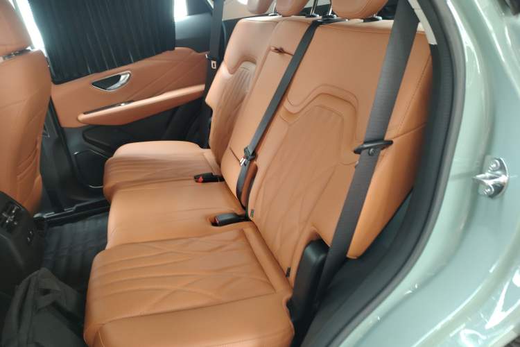 Used JETOUR Shanhai L7 2024 1.5T 120km MAX 5-Seater Interior 4