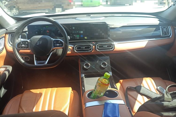 Used JETOUR Shanhai L7 2024 1.5T 120km ULTRA 7-Seater Center Console