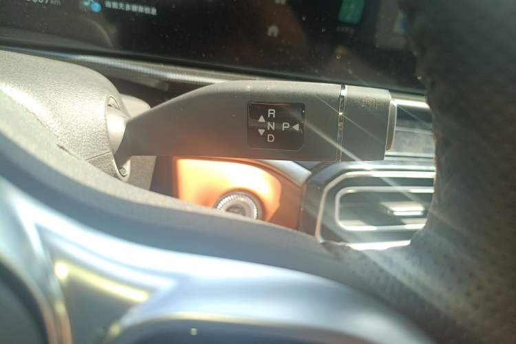 Used JETOUR Shanhai L7 2024 1.5T 120km ULTRA 7-Seater Gear Lever