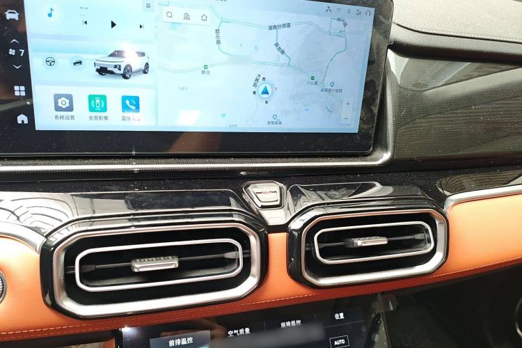 Used JETOUR Shanhai L7 2024 1.5T 120km ULTRA 7-Seater Audio And AC Panel