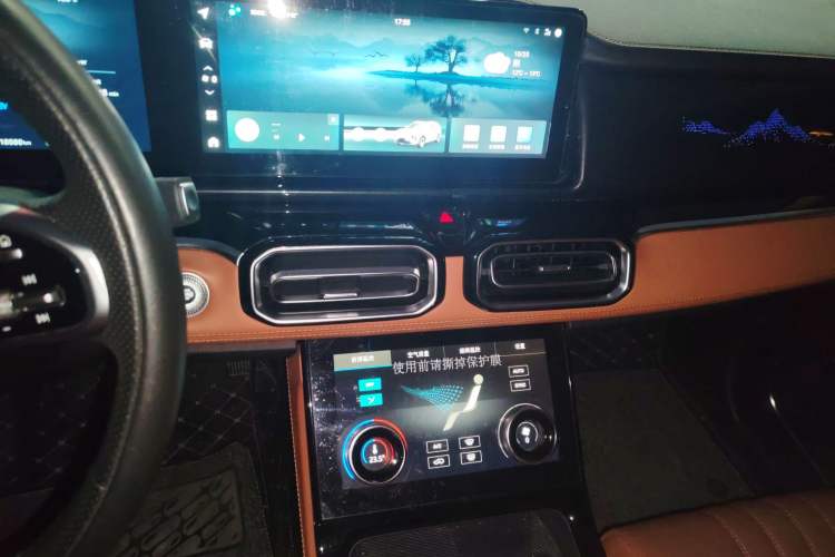 Used JETOUR Shanhai L7 2024 1.5T 120km ULTRA 7-Seater Audio And AC Panel