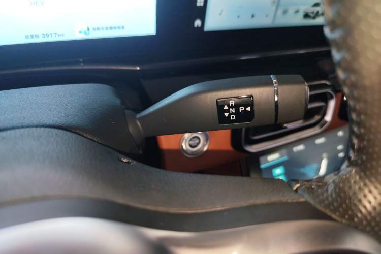 Used JETOUR Shanhai L7 2024 1.5T 120km ULTRA 7-Seater Gear Lever