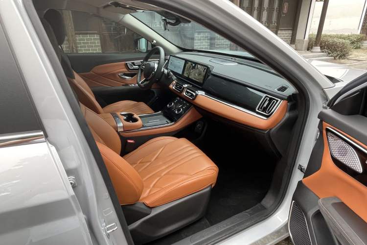 Used JETOUR Shanhai L7 2024 1.5T 120km ULTRA 7-Seater Interior 10