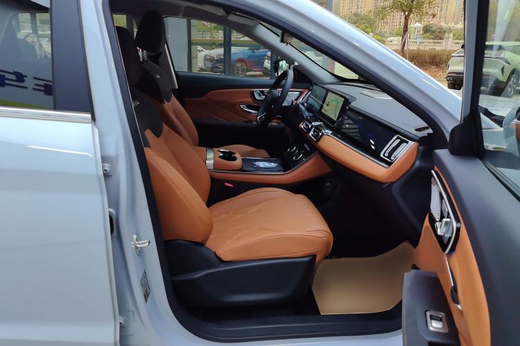 Used JETOUR Shanhai L7 2024 1.5T 120km ULTRA 7-Seater Right Front Seat