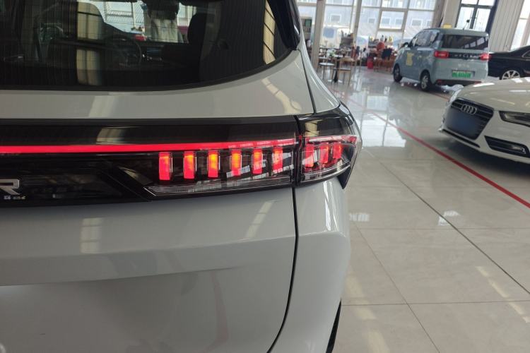 Used JETOUR Shanhai L7 2024 1.5T 120km ULTRA 7-Seater Right Rear Taillight