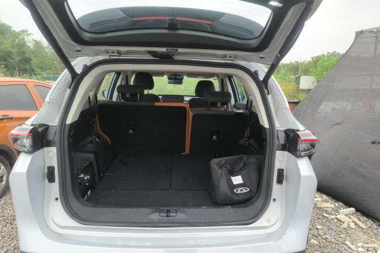 Used JETOUR Shanhai L7 2024 1.5T 120km ULTRA 7-Seater Trunk