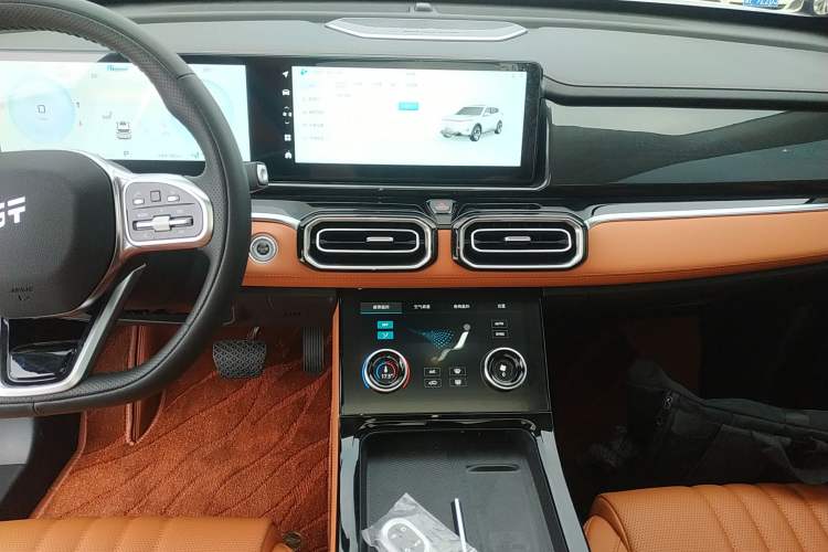 Used JETOUR Shanhai L7 2024 1.5T 120 km ULTRA 5-seater Audio And AC Panel