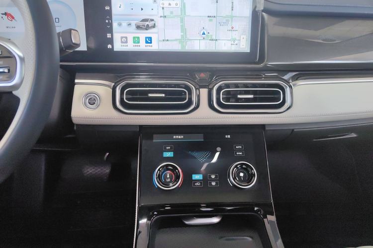 Used JETOUR Shanhai L7 2024 1.5T 120km MAX 5-Seater Audio And AC Panel