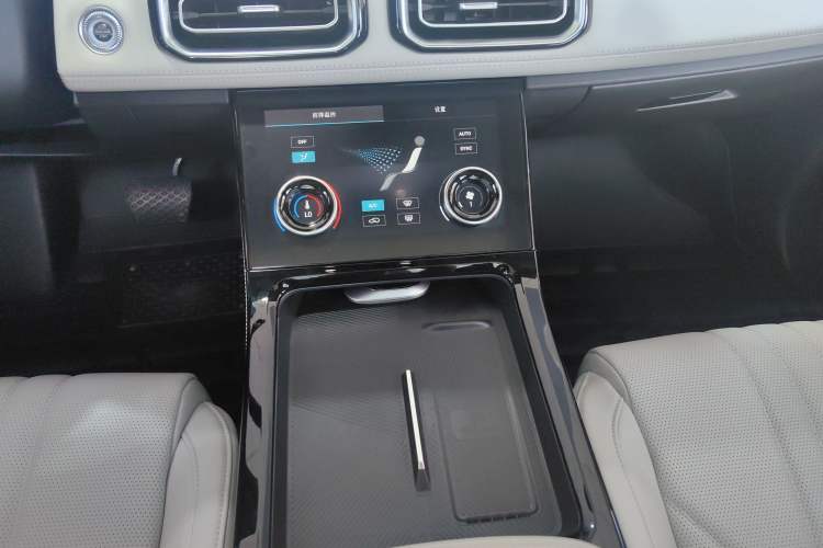 Used JETOUR Shanhai L7 2024 1.5T 120km MAX 5-Seater Gear Lever