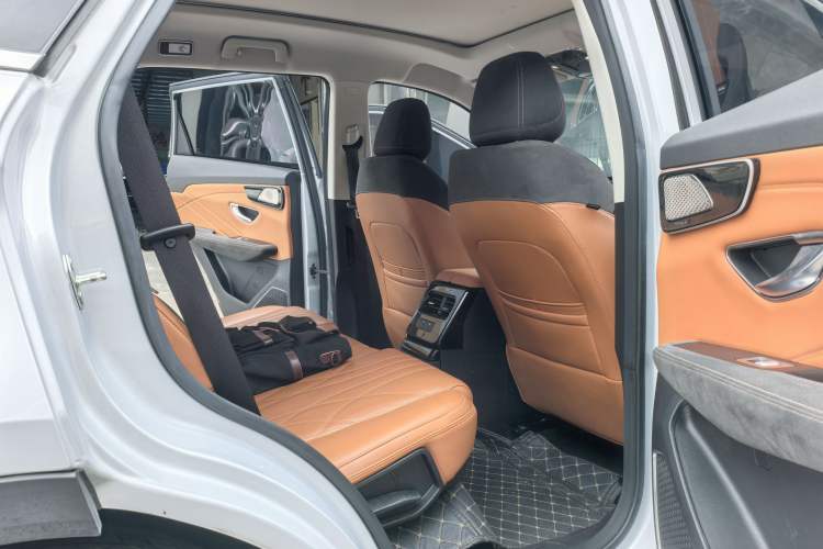 Used JETOUR Shanhai L7 2024 1.5T 120km ULTRA 7-Seater Interior 3