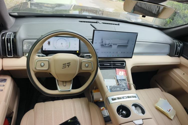 Used JETOUR Shanhai L7 Plus 2025 Model 121km Comfort 5-seater Center Console