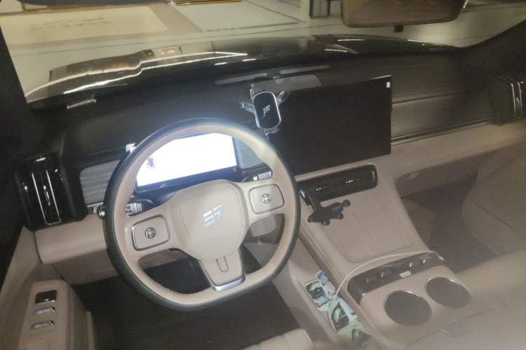 Used JETOUR Shanhai L7 Plus 2025 Model 220km Elite Edition, 5 Seats Center Console