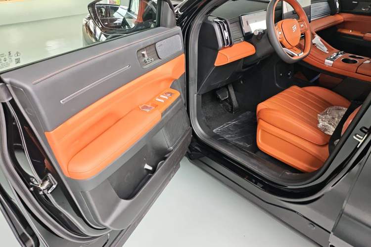 Used JETOUR Shanhai L7 Plus 2025 Model 121km Luxury 7-seater Driver Seat