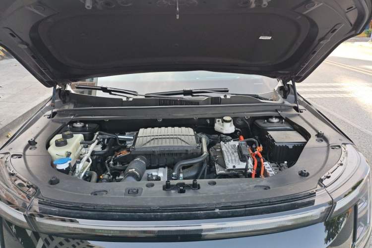 Used JETOUR Shanhai L7 Plus 2025 Model 121km Luxury 7-seater Engine Bay