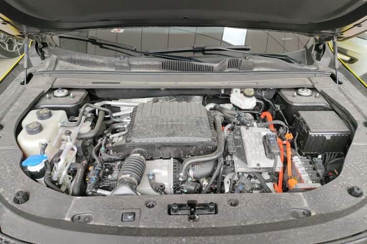 Used JETOUR Shanhai L7 Plus 2025 Model 220km Flagship 7-seater Engine Bay