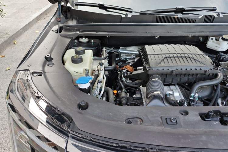 Used JETOUR Shanhai L7 Plus 2025 Model 121km Luxury 7-seater Engine Bay Right