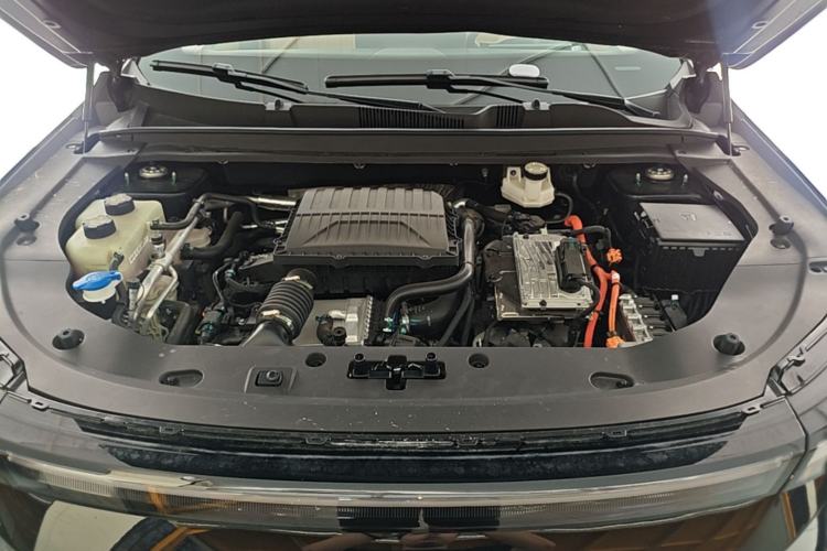 Used JETOUR Shanhai L7 Plus 2025 Model 220km Flagship 7-seater Engine Bay