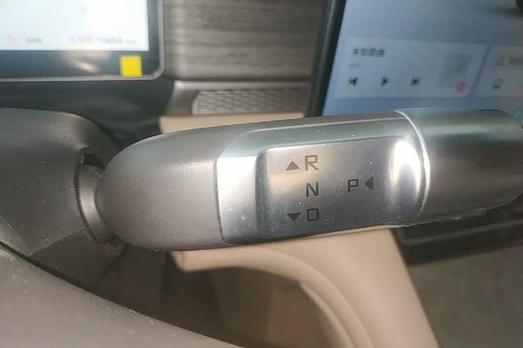 Used JETOUR Shanhai L7 Plus 2025 Model 121km Comfort 5-seater Gear Lever
