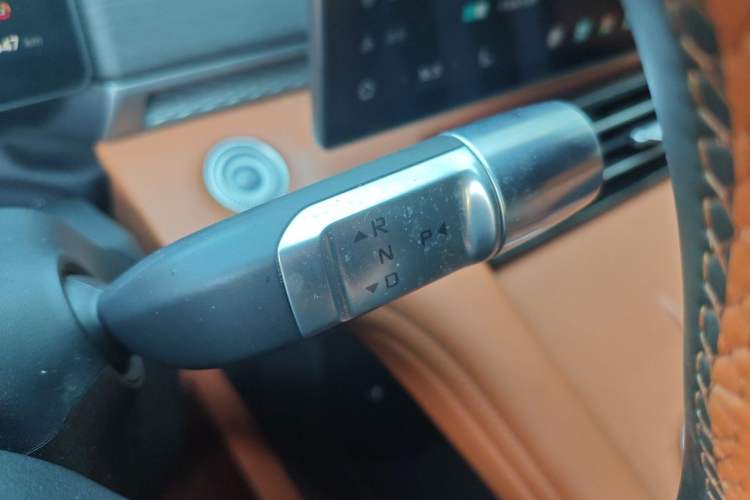 Used JETOUR Shanhai L7 Plus 2025 Model 121km Luxury 7-seater Gear Lever