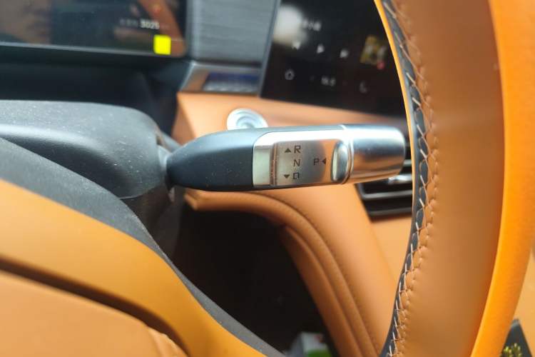 Used JETOUR Shanhai L7 Plus 2025 Model 220km Flagship 7-seater Gear Lever