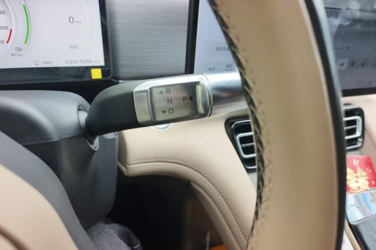 Used JETOUR Shanhai L7 Plus 2025 Model 121km Comfort 5-seater Gear Lever