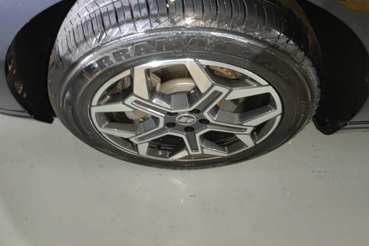 Used JETOUR Shanhai L7 Plus 2025 Model 220km Flagship 7-seater Left Front Wheel Hub