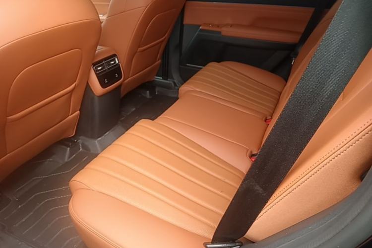 Used JETOUR Shanhai L7 Plus 2025 Model 121km Luxury 5-seater Left Rear Seat