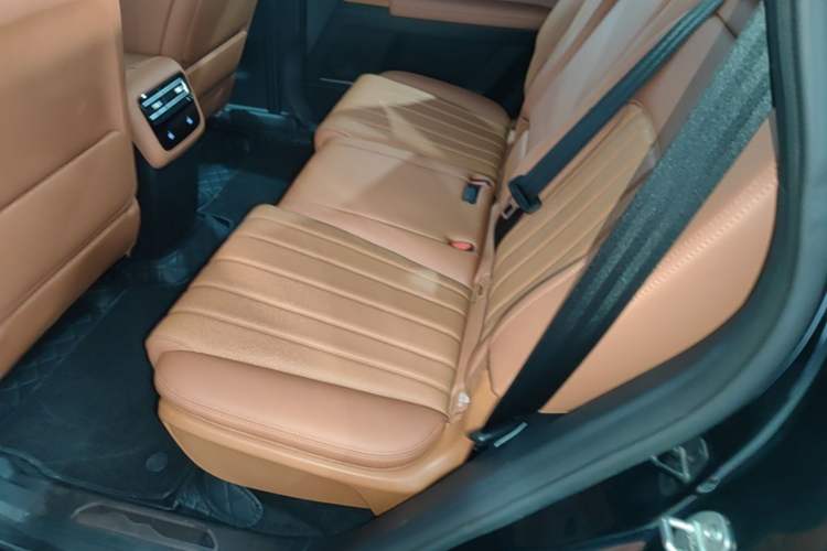 Used JETOUR Shanhai L7 Plus 2025 Model 220km Flagship 7-seater Left Rear Seat