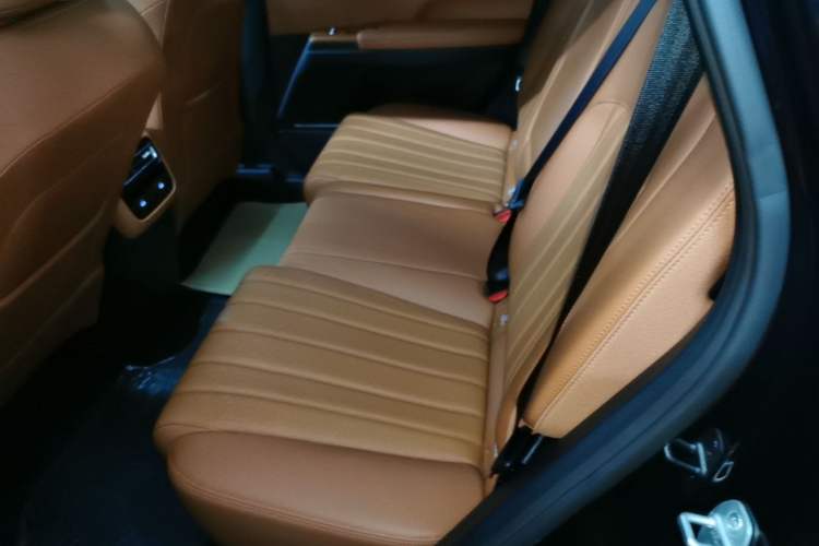 Used JETOUR Shanhai L7 Plus 2025 Model 121km Luxury 5-seater Left Rear Seat