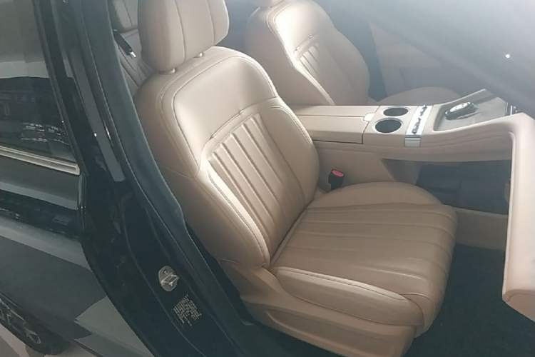 Used JETOUR Shanhai L7 Plus 2025 Model 121km Comfort 5-seater Right Front Seat
