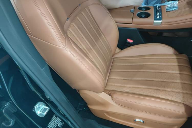 Used JETOUR Shanhai L7 Plus 2025 Model 220km Flagship 7-seater Right Front Seat