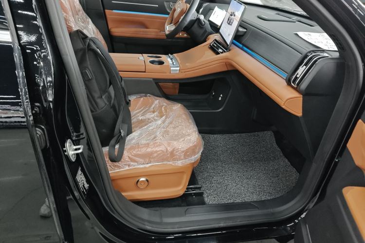 Used JETOUR Shanhai L7 Plus 2025 Model 220km Flagship 7-seater Right Front Seat