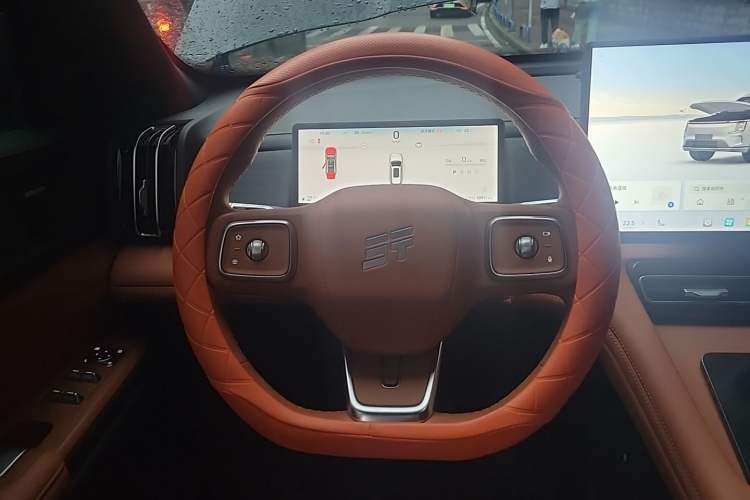 Used JETOUR Shanhai L7 Plus 2025 Model 220km Elite Edition, 7 Seats Steering Wheel