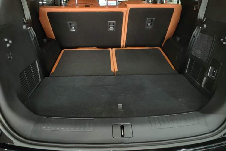 Used JETOUR Shanhai L7 Plus 2025 Model 220km Flagship 7-seater Trunk