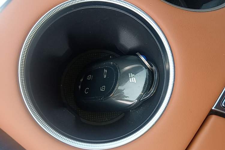 Used JETOUR Shanhai L7 Plus 2025 Model 121km Luxury 5-seater Vehicle Key