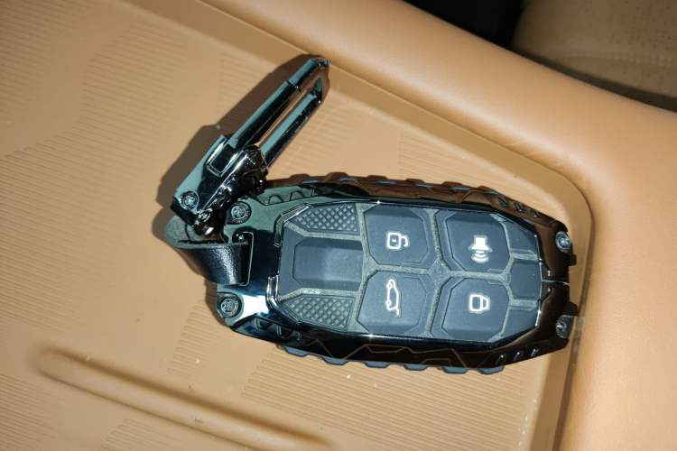Used JETOUR Shanhai L7 Plus 2025 Model 220km Flagship 7-seater Vehicle Key
