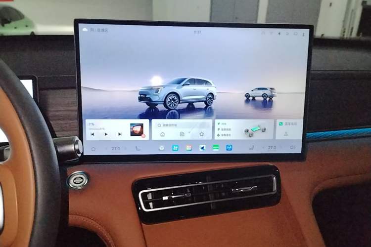 Used JETOUR Shanhai L7 Plus 2025 Model 220km Flagship 7-seater Audio And AC Panel