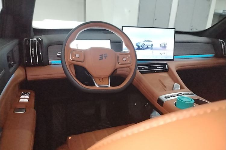 Used JETOUR Shanhai L7 Plus 2025 Model 220km Flagship 7-seater Center Console