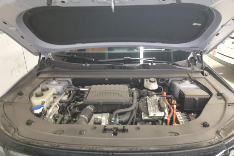 Used JETOUR Shanhai L7 Plus 2025 Model 220km Flagship 7-seater Engine Bay