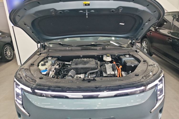 Used JETOUR Shanhai L7 Plus 2025 Model 220km Flagship 7-seater Engine Bay
