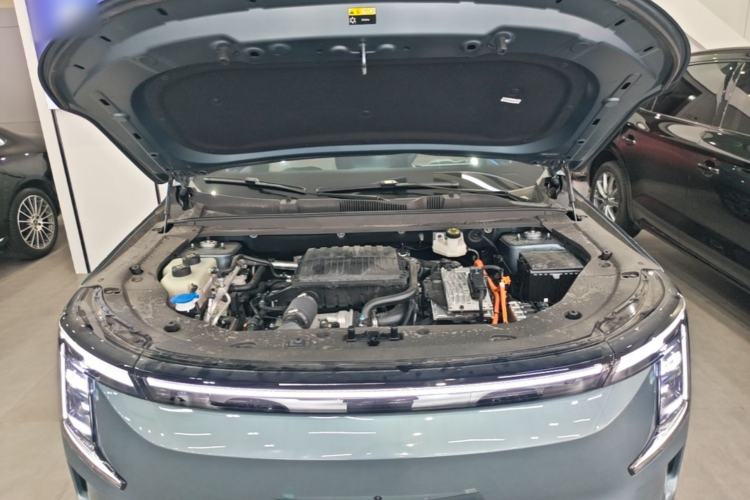 Used JETOUR Shanhai L7 Plus 2025 Model 220km Flagship 7-seater Engine Bay