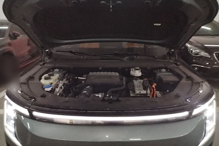 Used JETOUR Shanhai L7 Plus 2025 Model 220km Flagship 7-seater Engine Bay