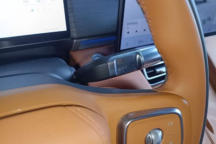 Used JETOUR Shanhai L7 Plus 2025 Model 220km Luxury Edition, 5 Seats Gear Lever