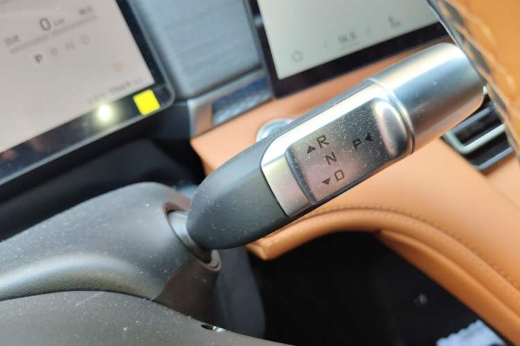 Used JETOUR Shanhai L7 Plus 2025 Model 220km Luxury Edition, 7 Seats Gear Lever