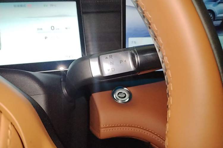 Used JETOUR Shanhai L7 Plus 2025 Model 220km Flagship 7-seater Gear Lever