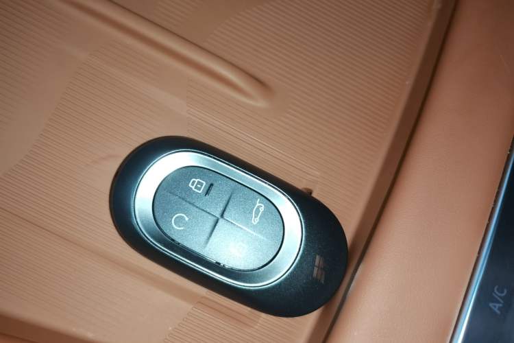 Used JETOUR Shanhai L7 Plus 2025 Model 220km Flagship 7-seater Interior 1