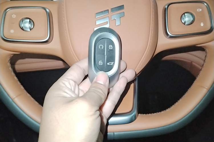 Used JETOUR Shanhai L7 Plus 2025 Model 220km Flagship 7-seater Interior 1