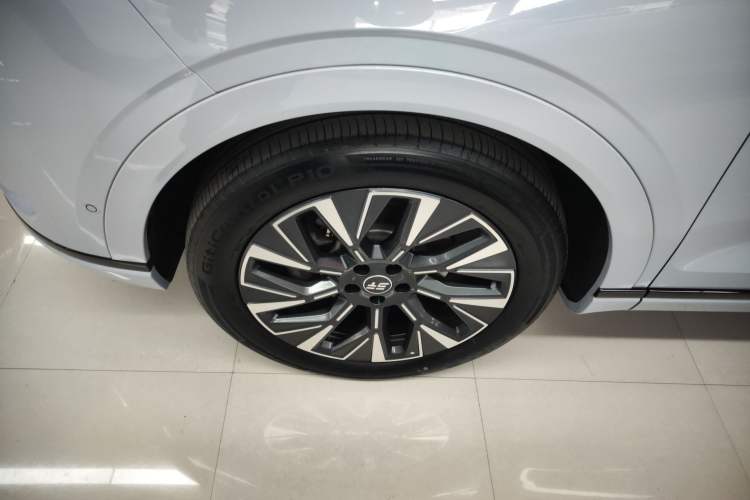 Used JETOUR Shanhai L7 Plus 2025 Model 220km Flagship 7-seater Left Front Wheel Hub