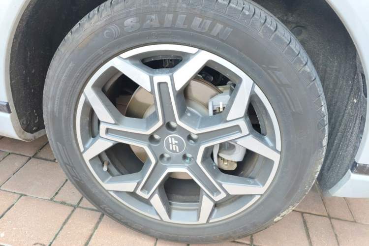 Used JETOUR Shanhai L7 Plus 2025 Model 220km Luxury Edition, 7 Seats Right Front Wheel Hub