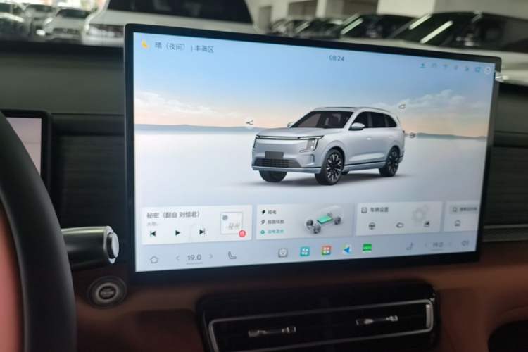 Used JETOUR Shanhai L7 Plus 2025 Model 121km Luxury 7-seater Audio And AC Panel
